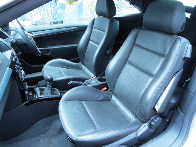 Vauxhall Astra H 2004 - 2010 Cabriolet #7