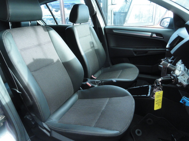 Vauxhall Astra H 2004 - 2010 Hatchback 5 door #6