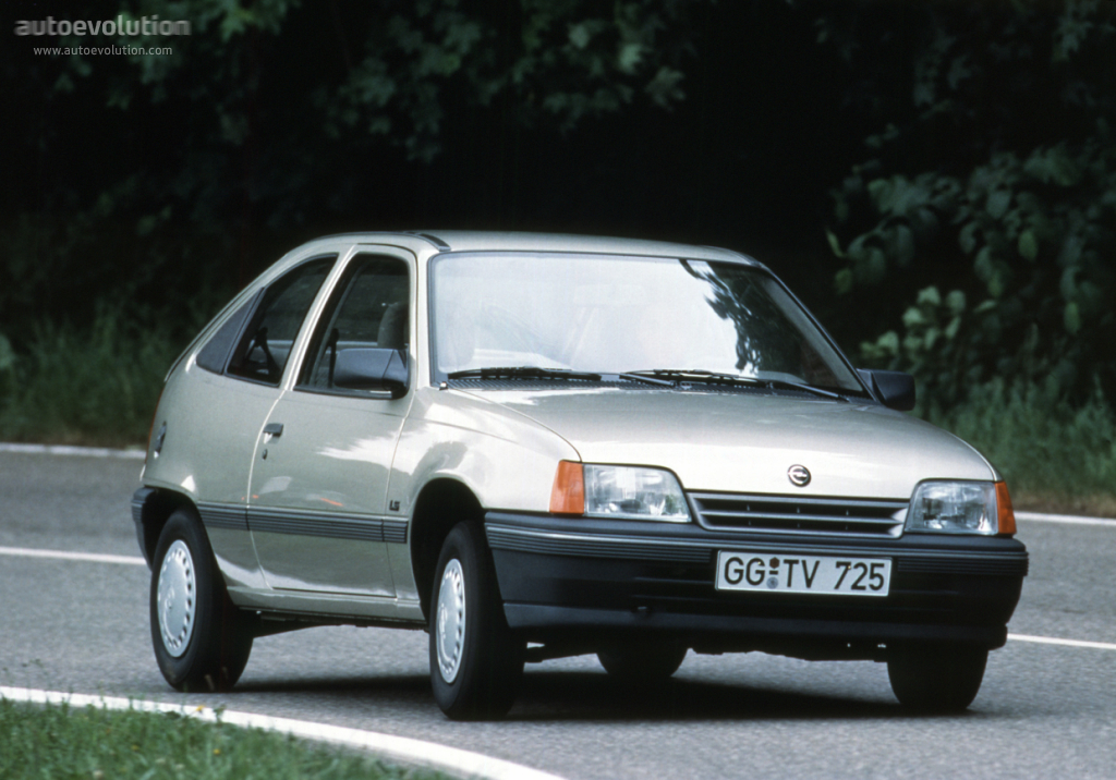 Vauxhall Astra E 1984 - 1991 Hatchback 3 door #5