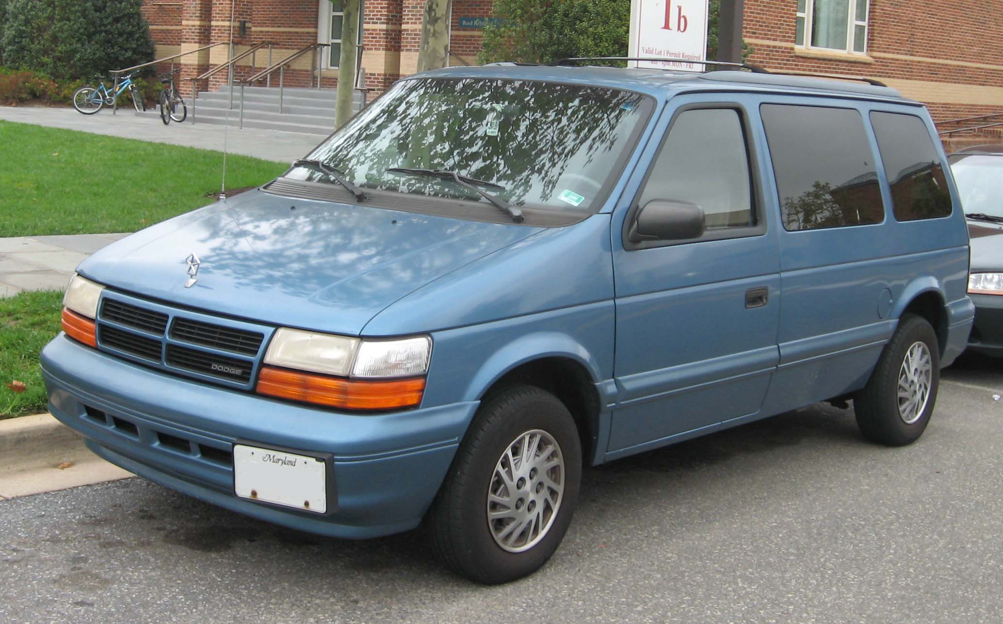 Plymouth Voyager II 1991 - 1995 Minivan #8