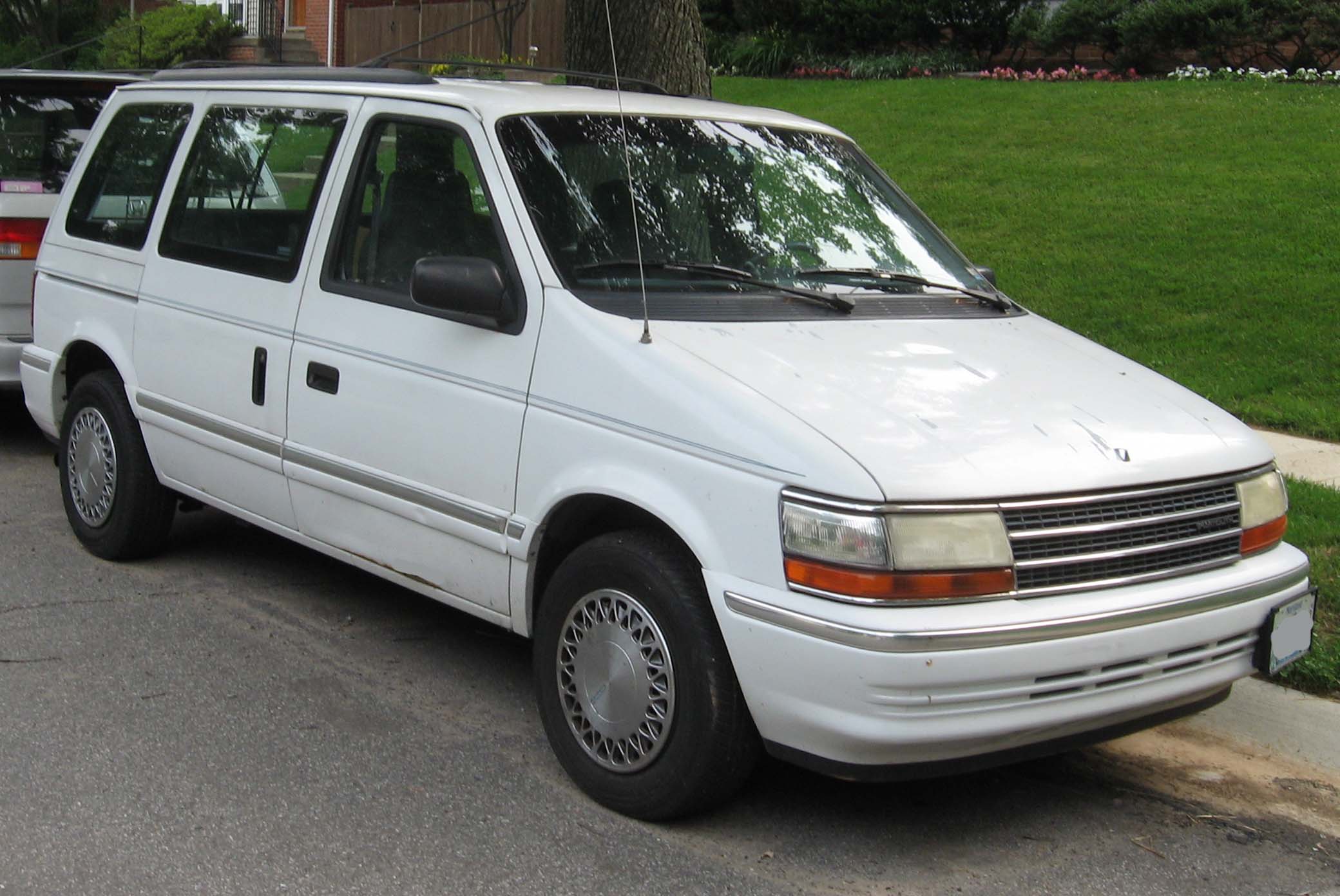 Plymouth Voyager II 1991 - 1995 Minivan #5