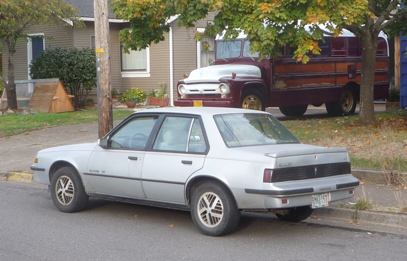 Pontiac Sunbird II 1981 - 1988 Coupe #7
