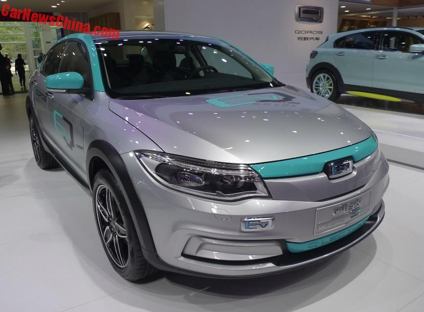 Qoros 3 2014 - now Sedan #1