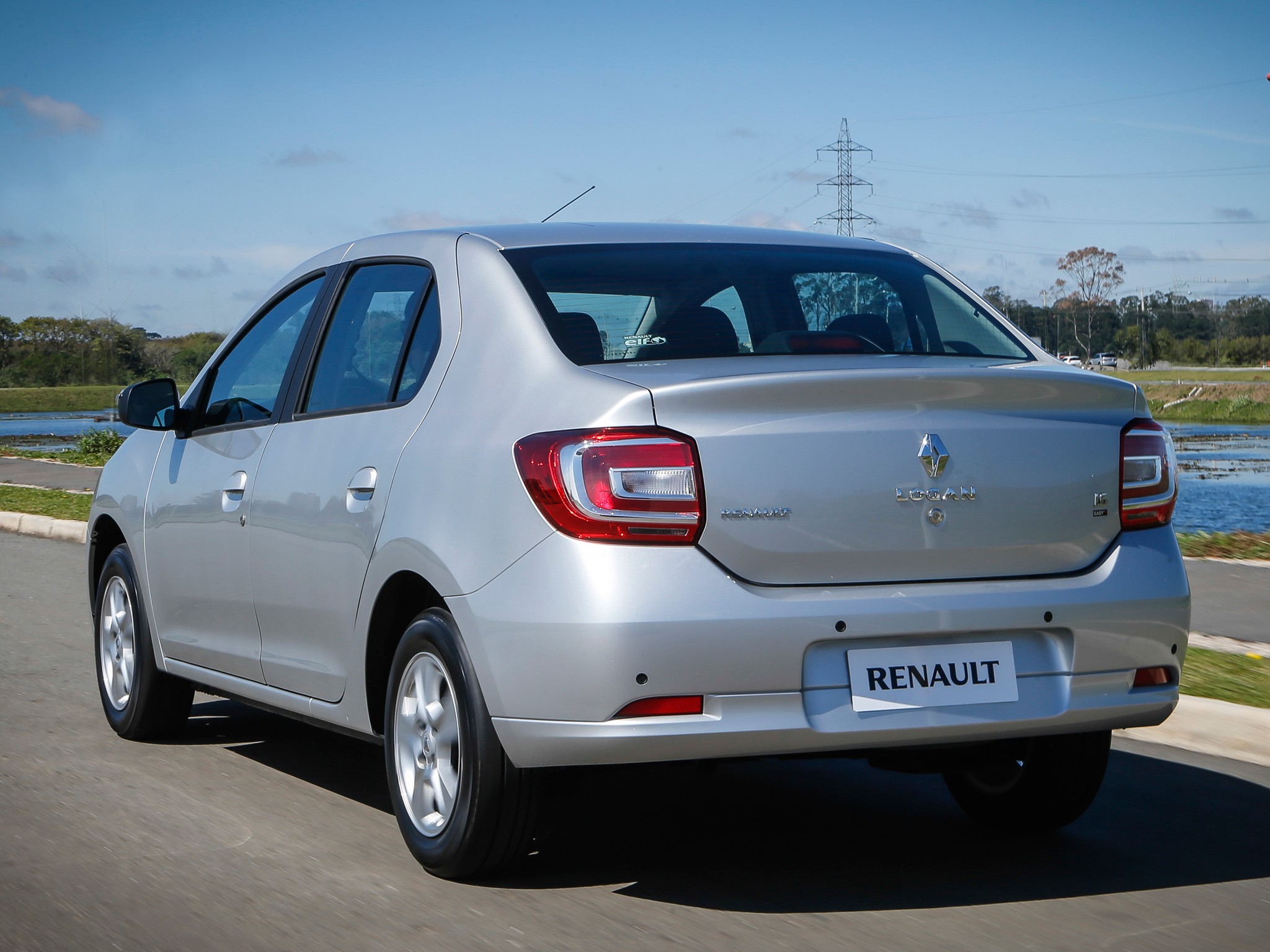 Renault Logan II 2014 - now Sedan #6