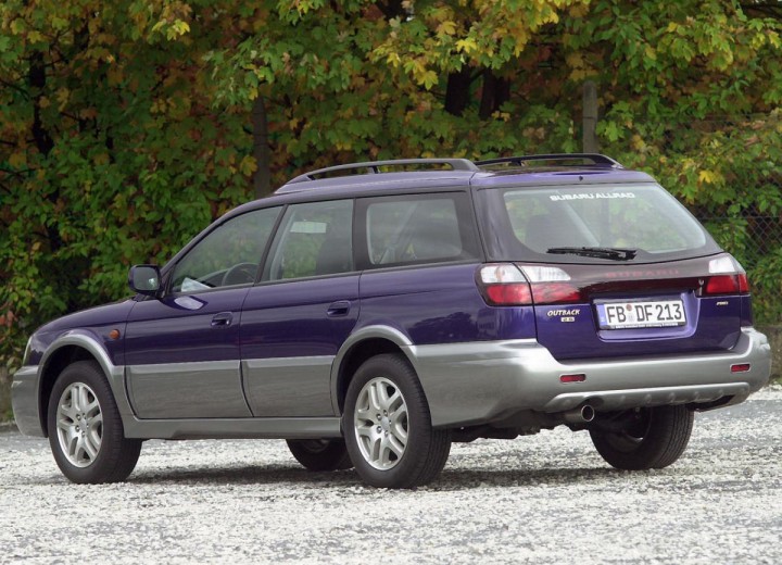 Subaru Outback II 1999 - 2003 Sedan #1