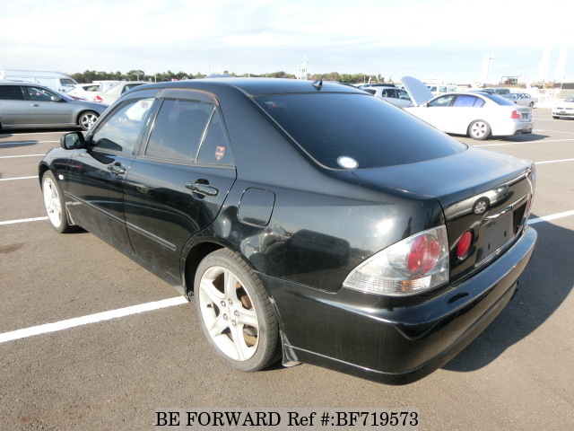 Toyota Altezza 1998 - 2005 Sedan #1
