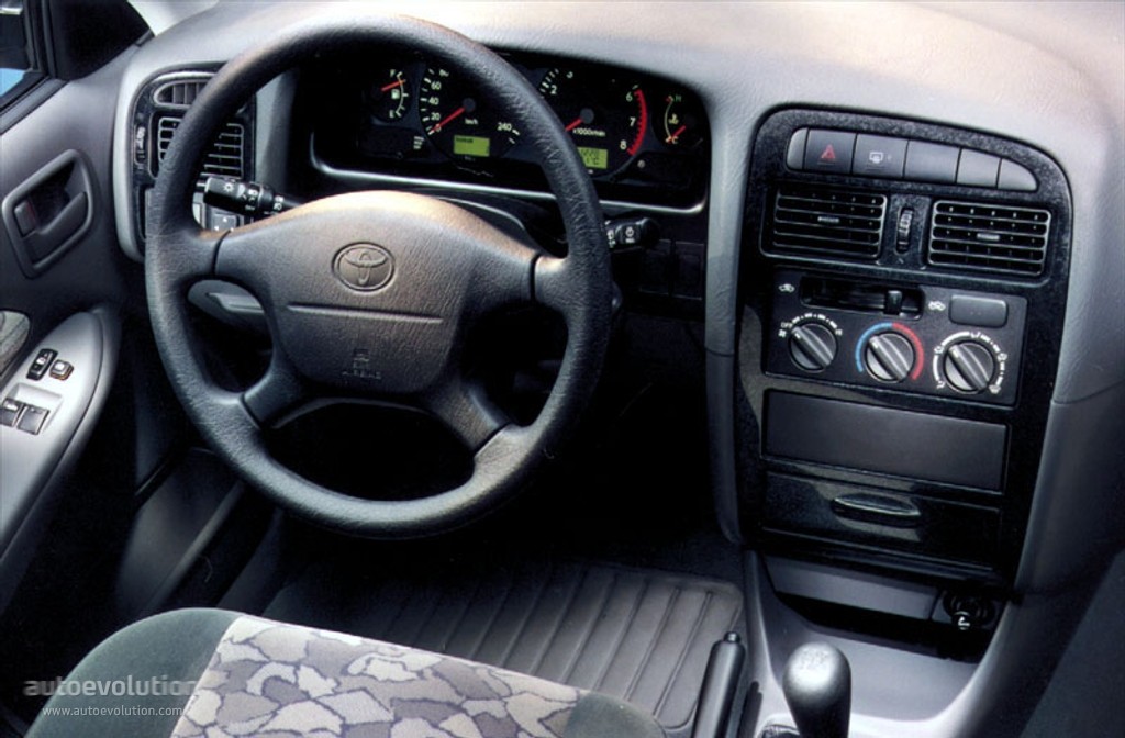 Toyota Avensis I 1997 - 2000 Hatchback 5 door #8