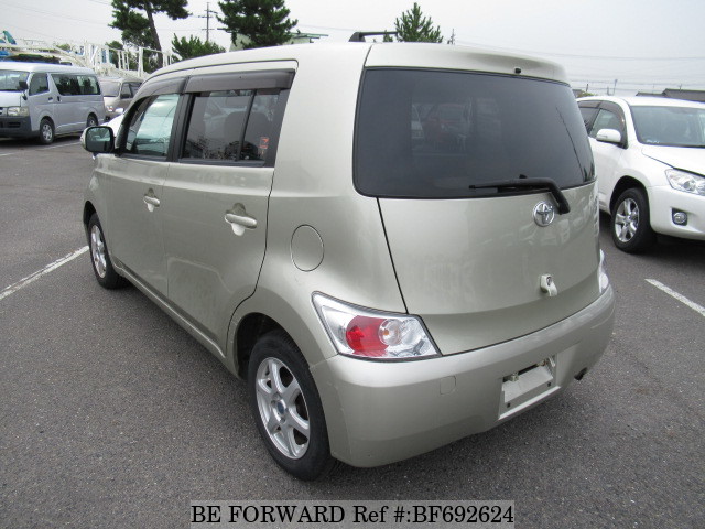 Toyota bB II 2005 - 2008 Compact MPV #1