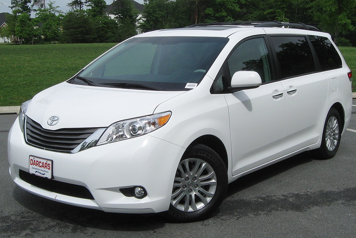 Toyota Wish II Restyling 2012 - now Minivan #7