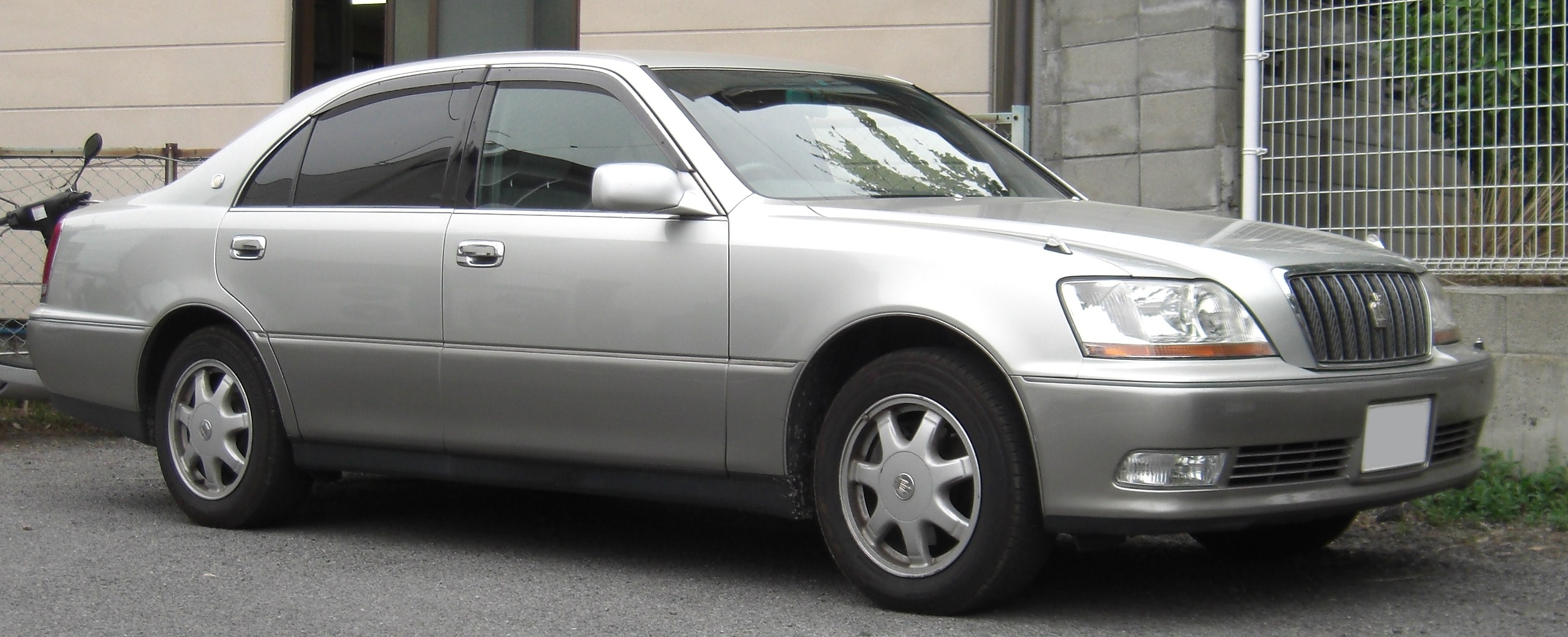 Toyota Crown Majesta I (S140) 1991 - 1995 Sedan #5