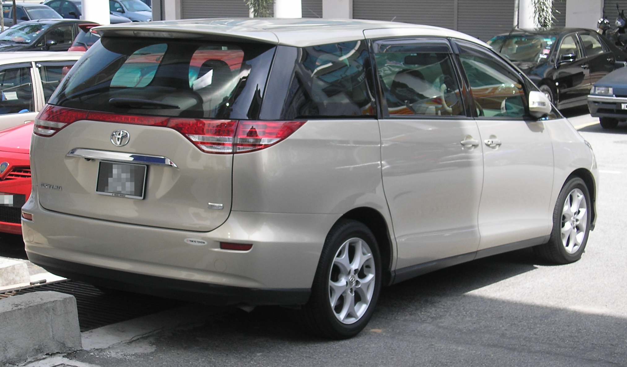 Toyota Estima II Restyling 2003 - 2006 Minivan #1