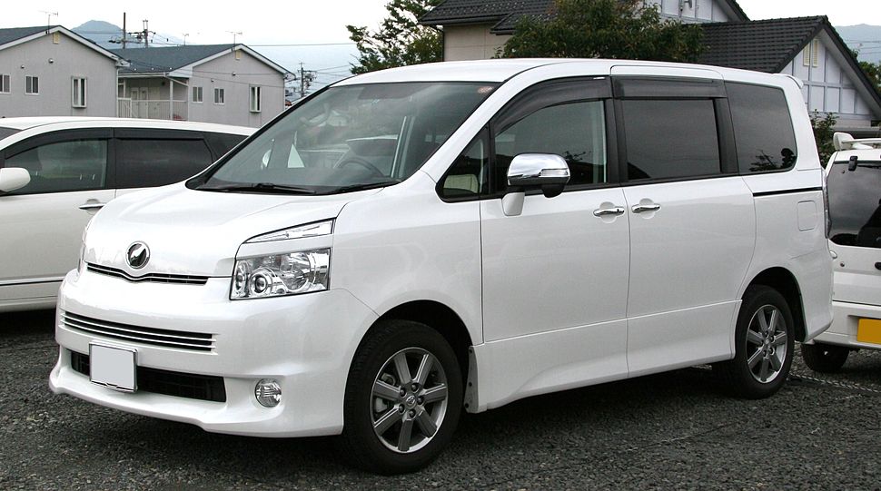 Toyota Voxy II (R70) Restyling 2010 - 2013 Minivan #3