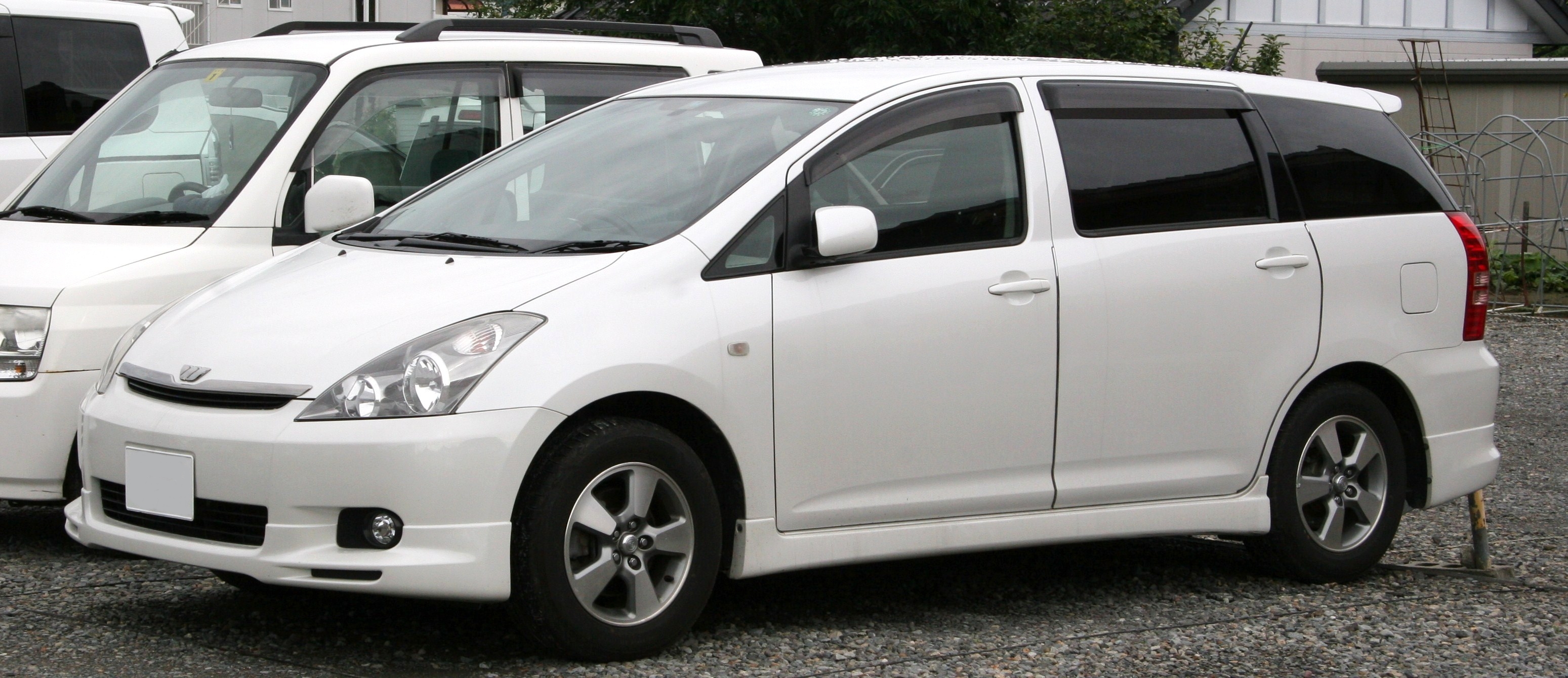 Toyota Wish I 2003 - 2005 Compact MPV #3