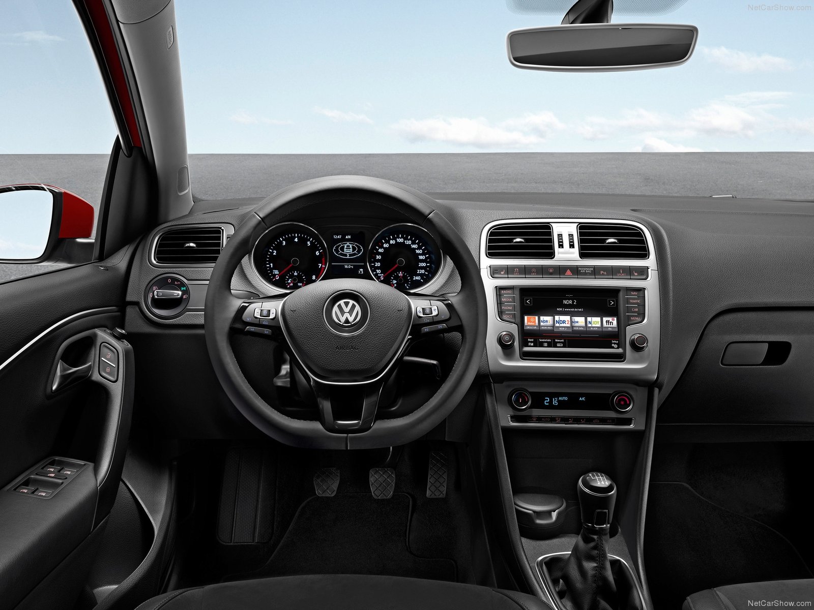 Volkswagen Polo V 2009 - 2015 Sedan #7
