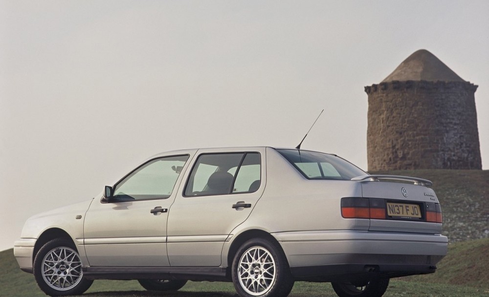 Volkswagen Vento 1992 - 1998 Sedan #7