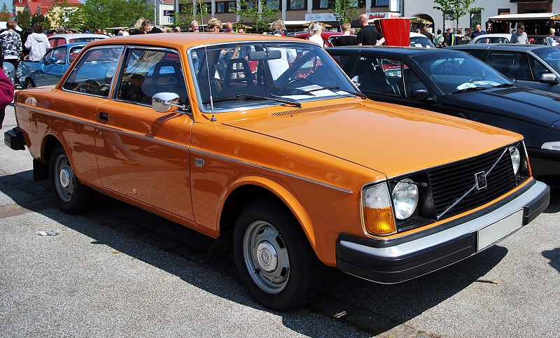 Volvo 140 Series 1966 - 1975 Sedan 2 door #5