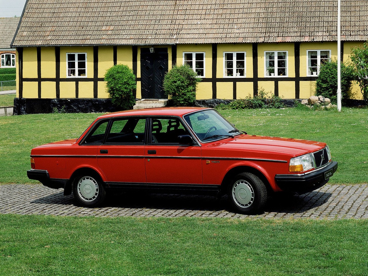 Volvo 260 Series 1974 - 1982 Sedan #3