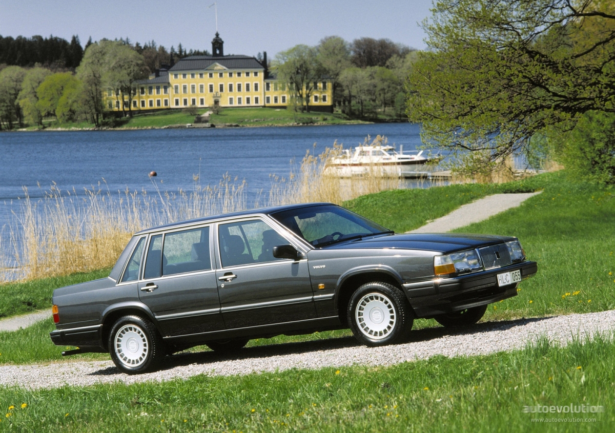 Volvo 760 1982 - 1992 Sedan #1