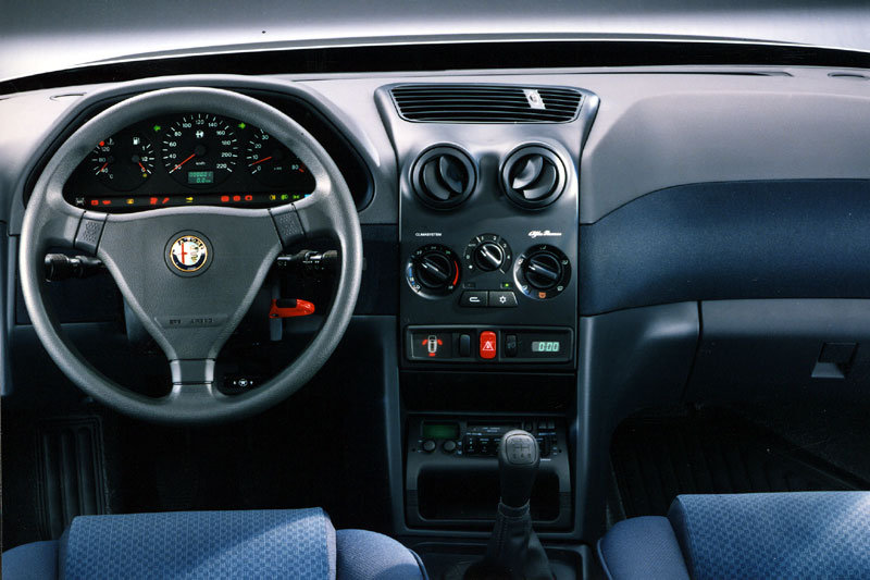 Alfa Romeo 146 1994 - 2001 Hatchback 5 door #5