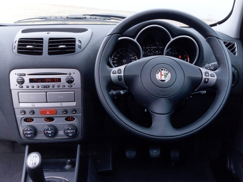 Alfa Romeo 147 I 2000 - 2004 Hatchback 3 door #6