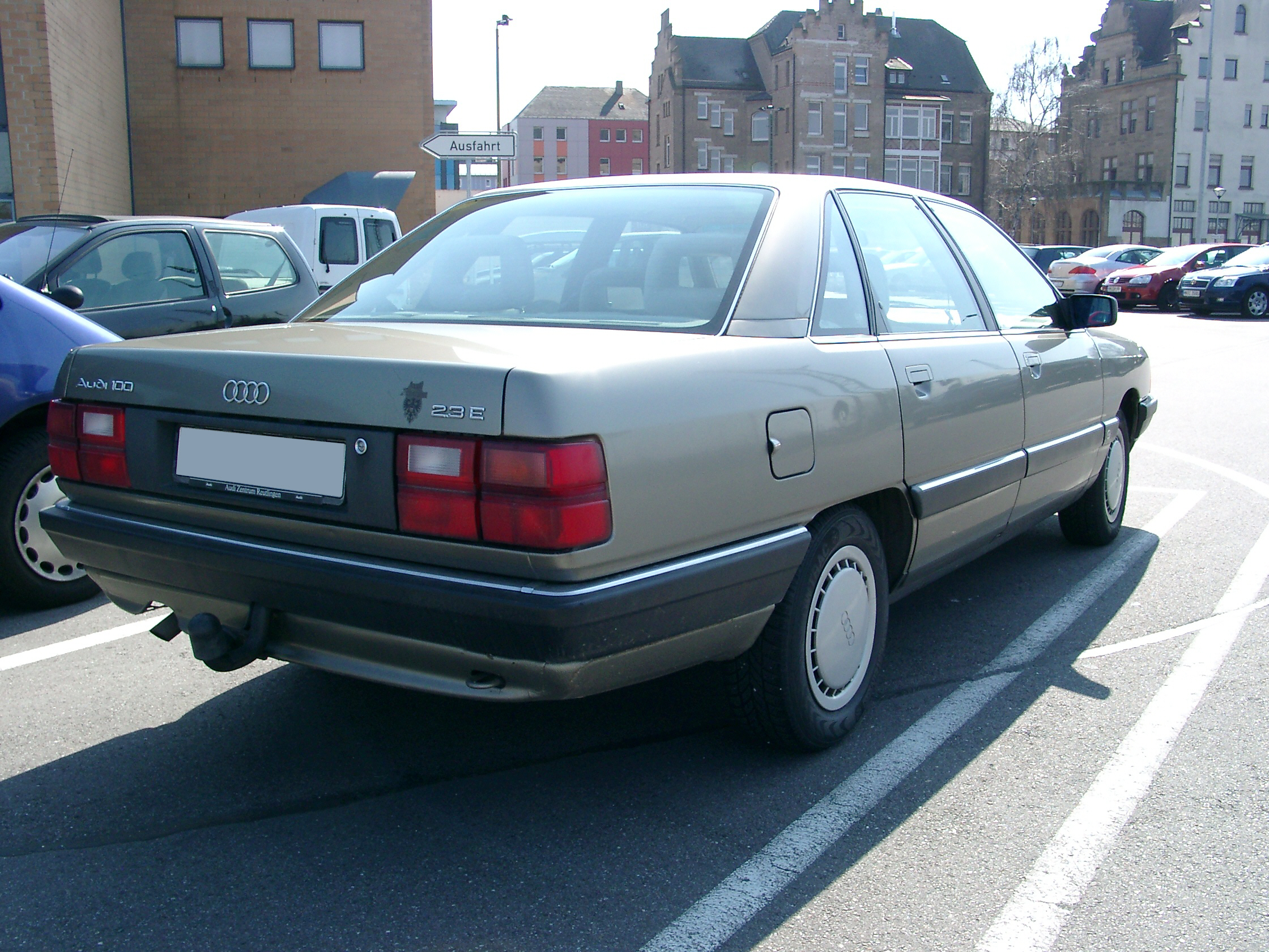 Audi 100 III (C3) Restyling 1988 - 1991 Sedan #1