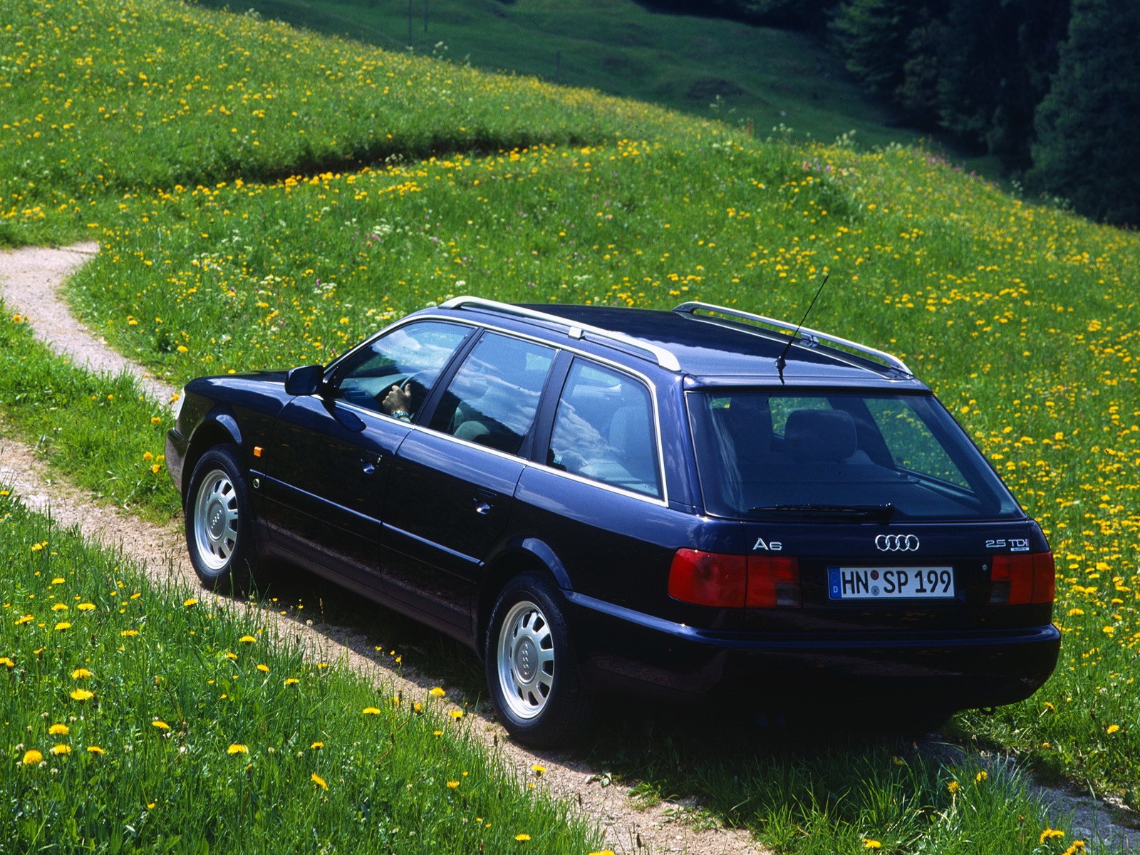 Audi A6 I (C4) 1994 - 1997 Sedan #1