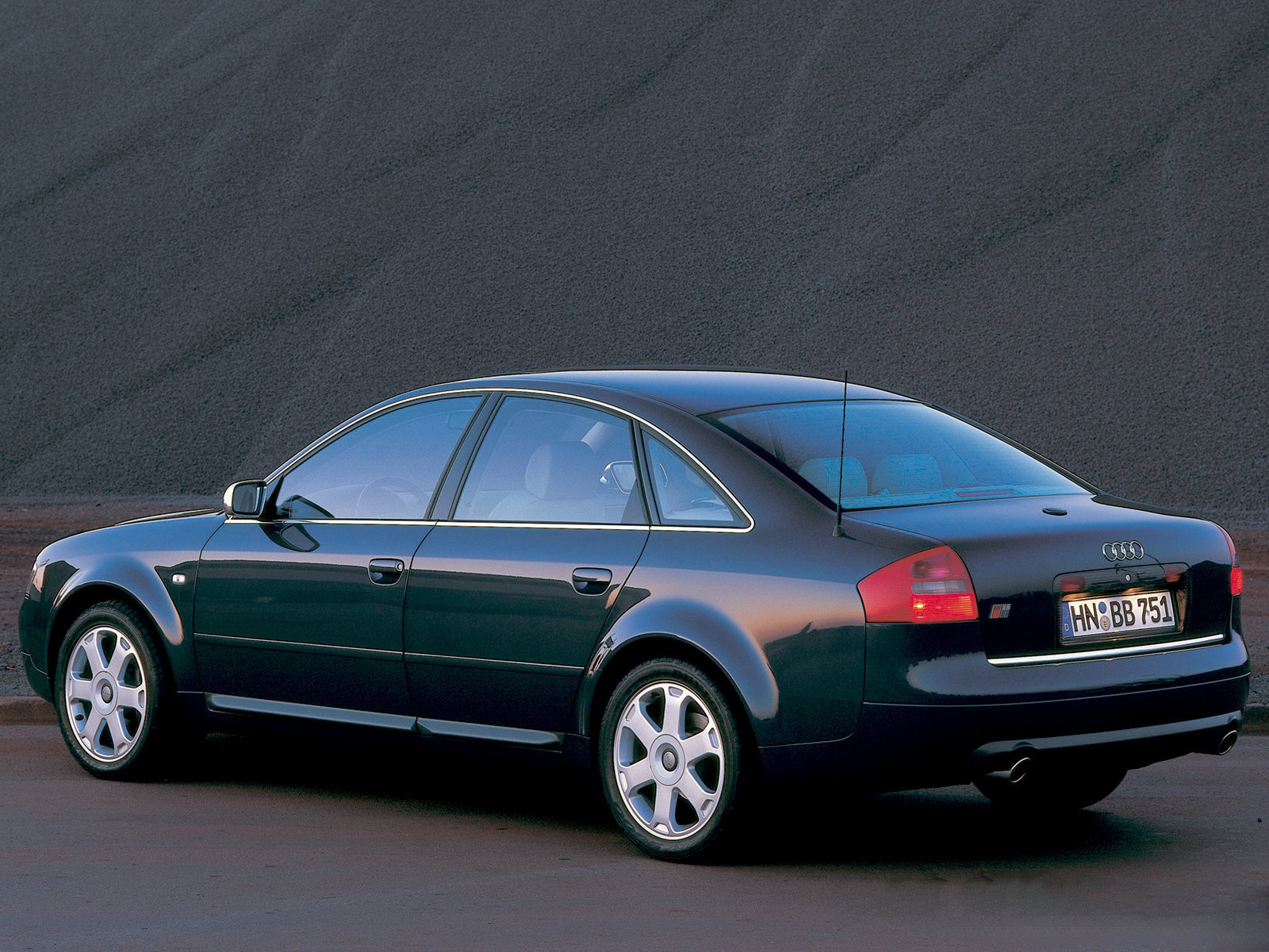 Audi S6 II (C5) 1999 - 2004 Sedan #1