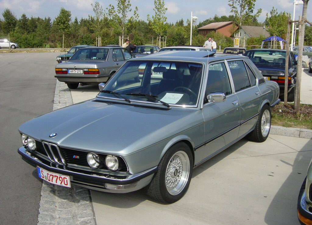 BMW 5 Series I (E12) 1972 - 1976 Sedan #8
