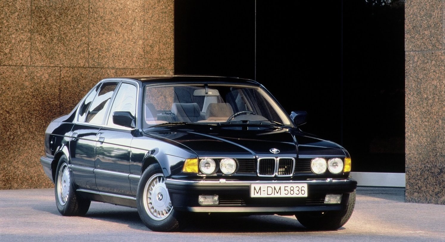 BMW 7 Series II (E32) 1986 - 1994 Sedan #6