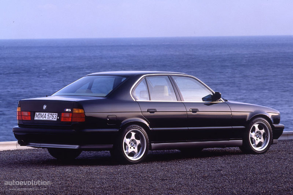 BMW M5 II (E34) 1988 - 1995 Sedan #1