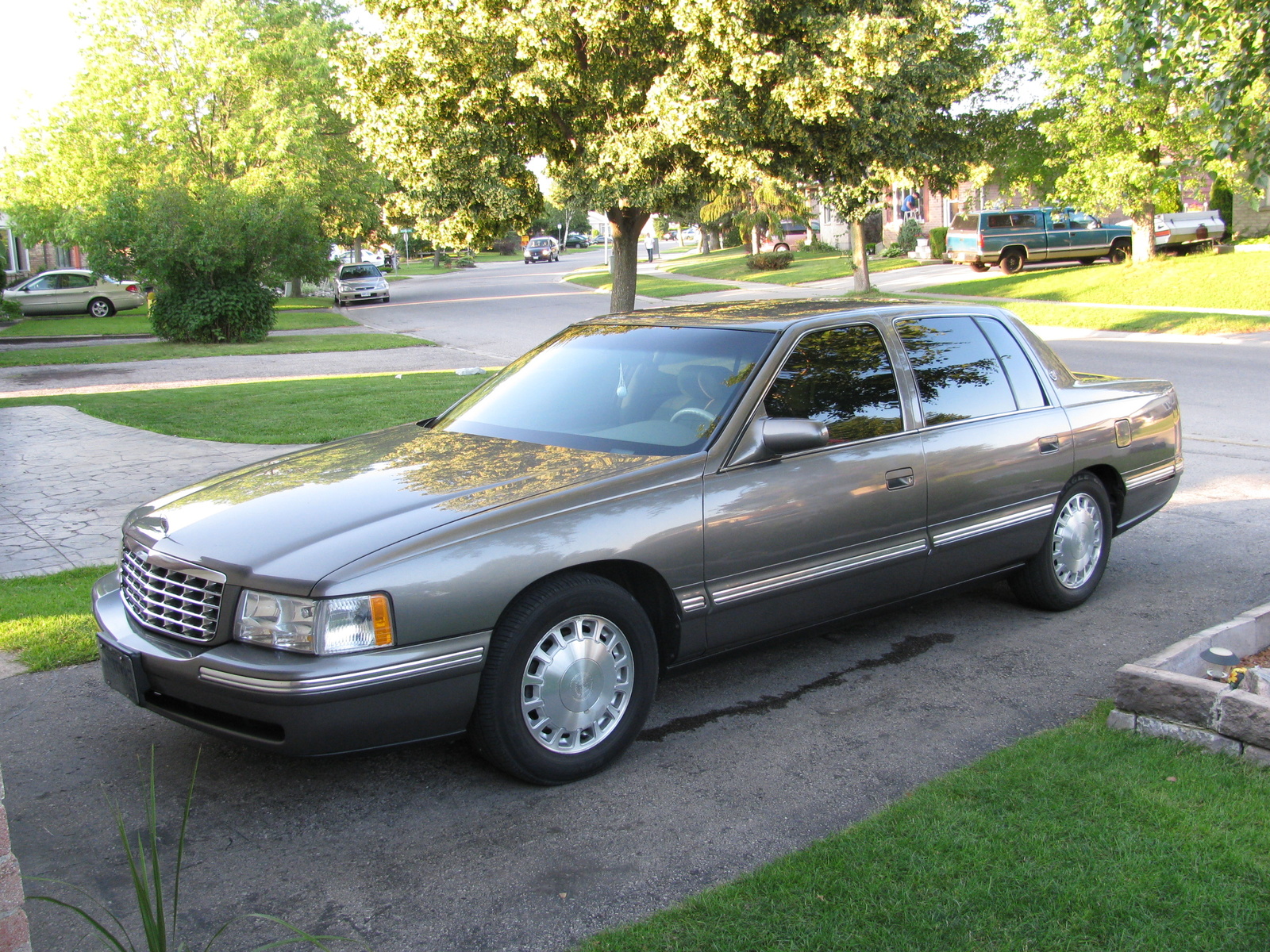 Cadillac DeVille VII 1994 - 1999 Sedan #3