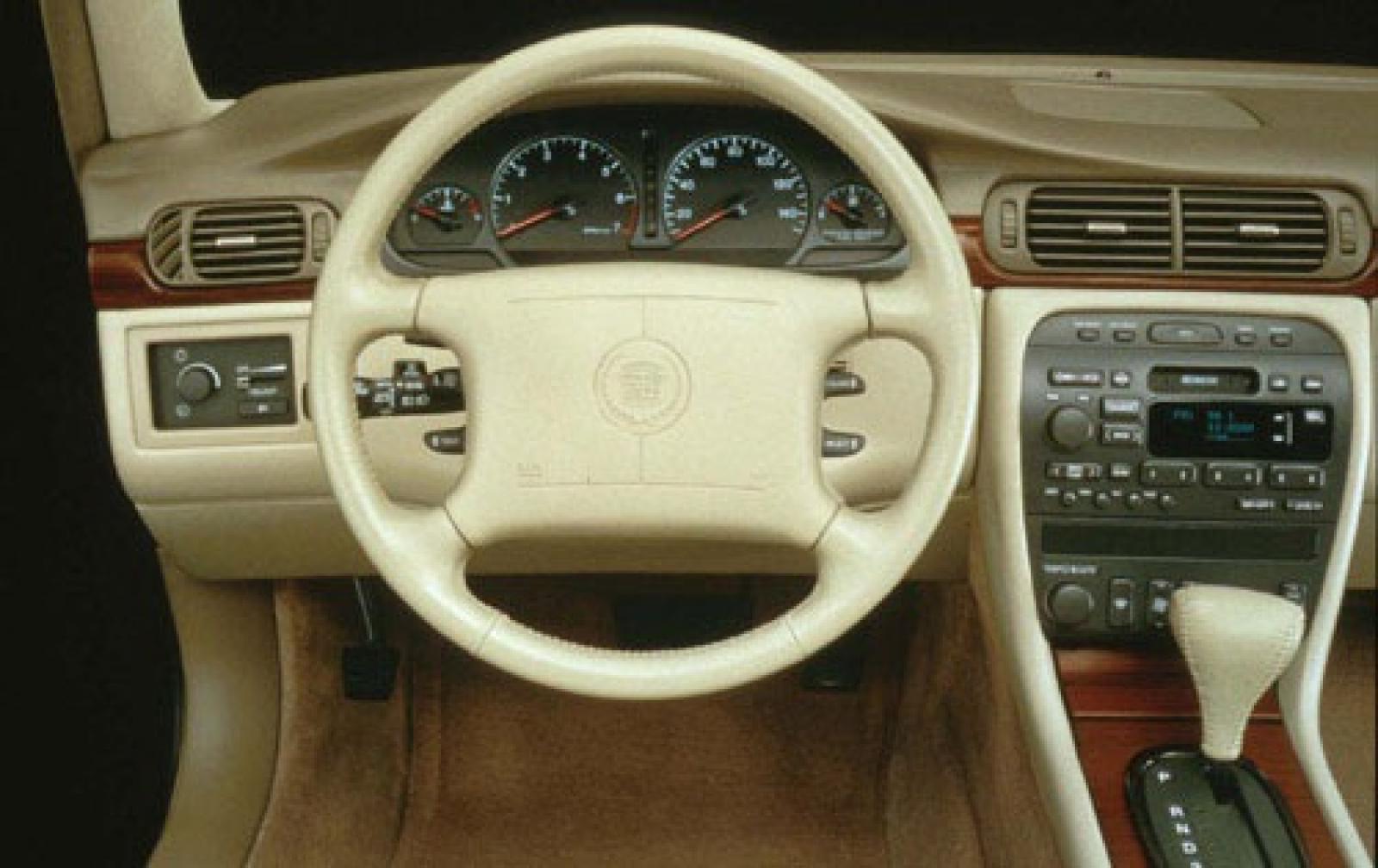 Cadillac DeVille VIII 1999 - 2005 Sedan #2