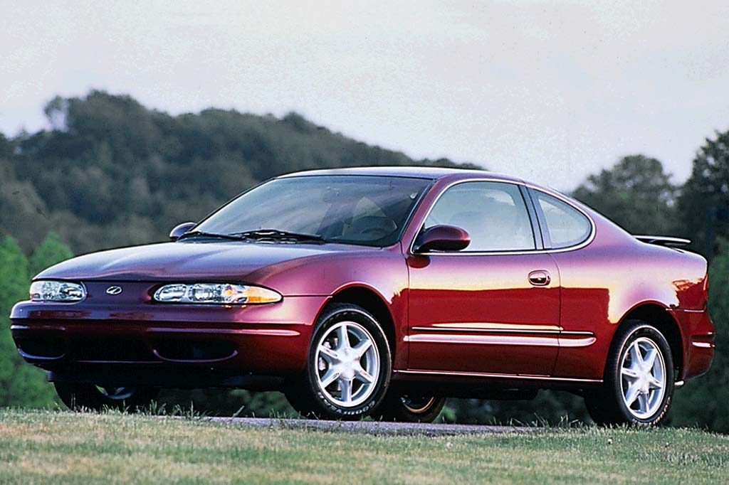 Chevrolet Alero 1999 - 2004 Sedan #2