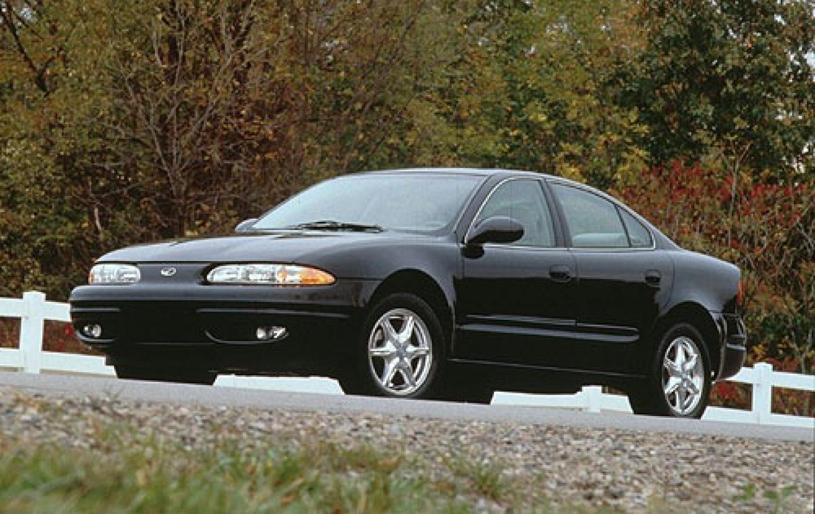Chevrolet Alero 1999 - 2004 Sedan #1