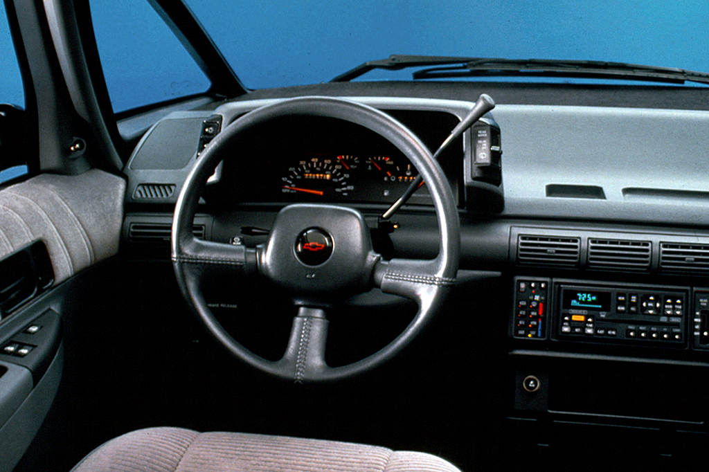 Chevrolet Lumina APV 1989 - 1996 Minivan #3