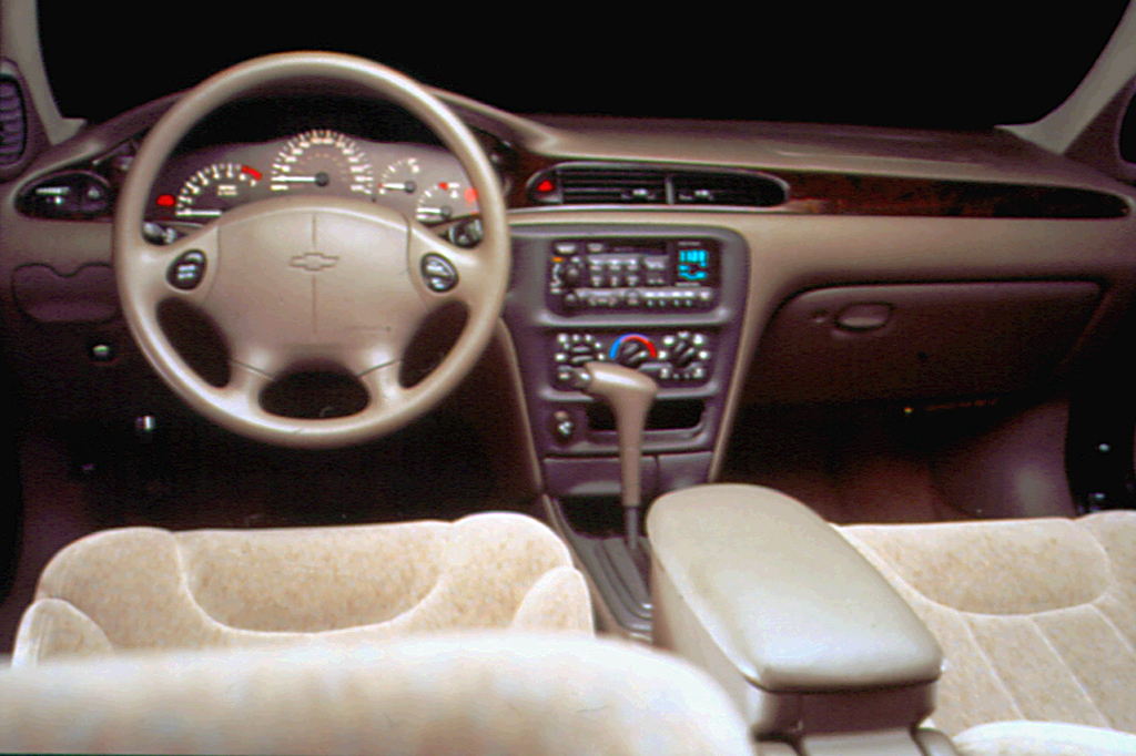 Chevrolet Malibu V 1997 - 2000 Sedan #3