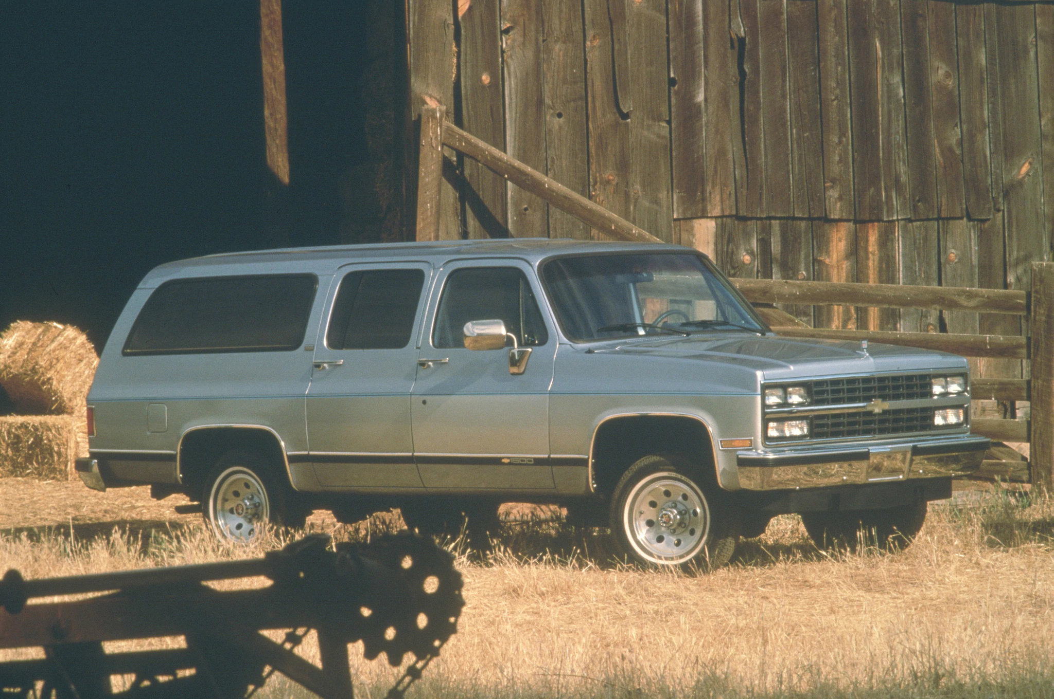 Chevrolet Suburban VIII 1973 - 1991 SUV 5 door #4