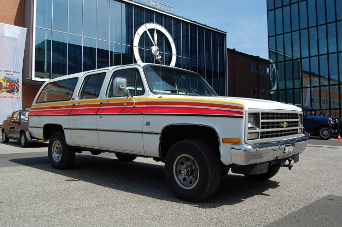 Chevrolet Suburban VIII 1973 - 1991 SUV 5 door #3