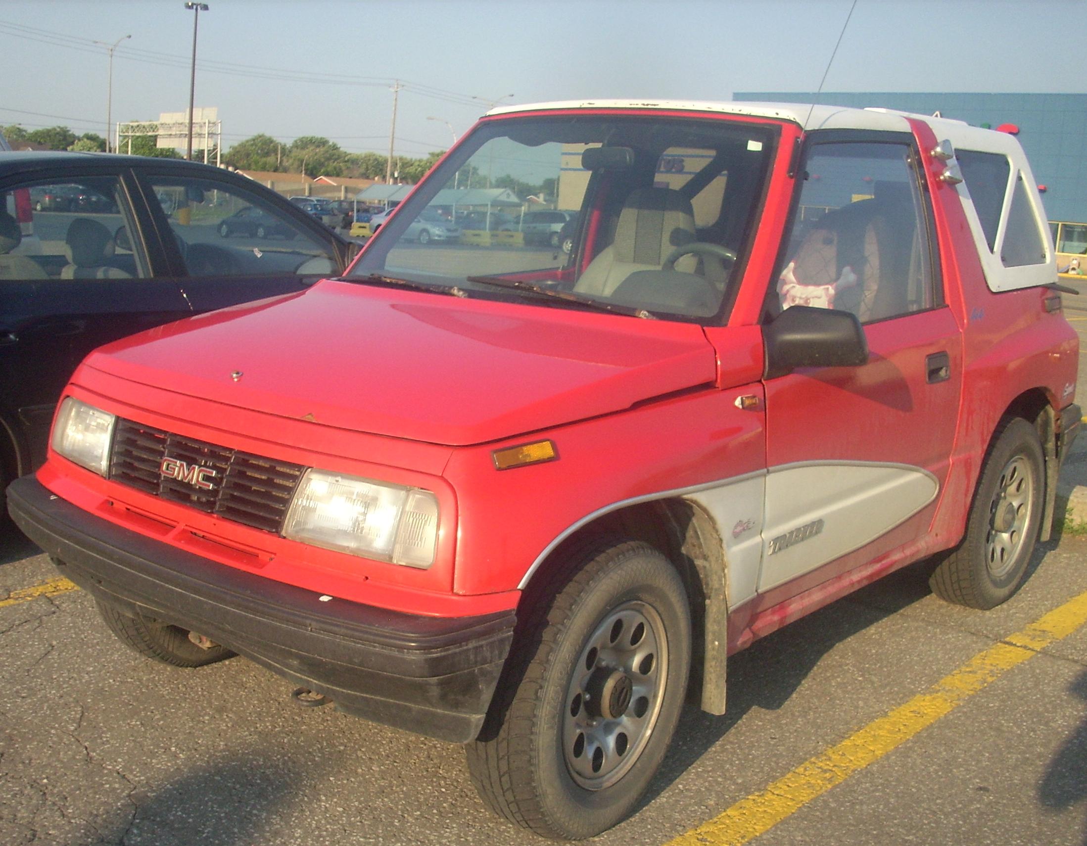 Geo Tracker 1989 - 1998 SUV #1