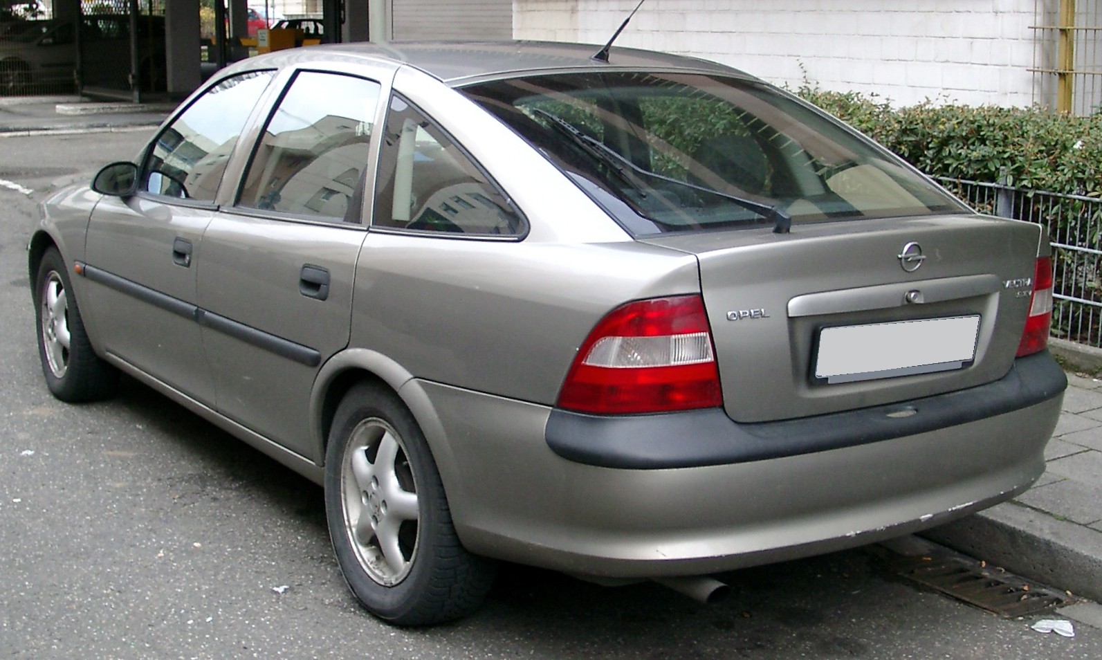 Holden Vectra 1998 - 2001 Hatchback 5 door #4