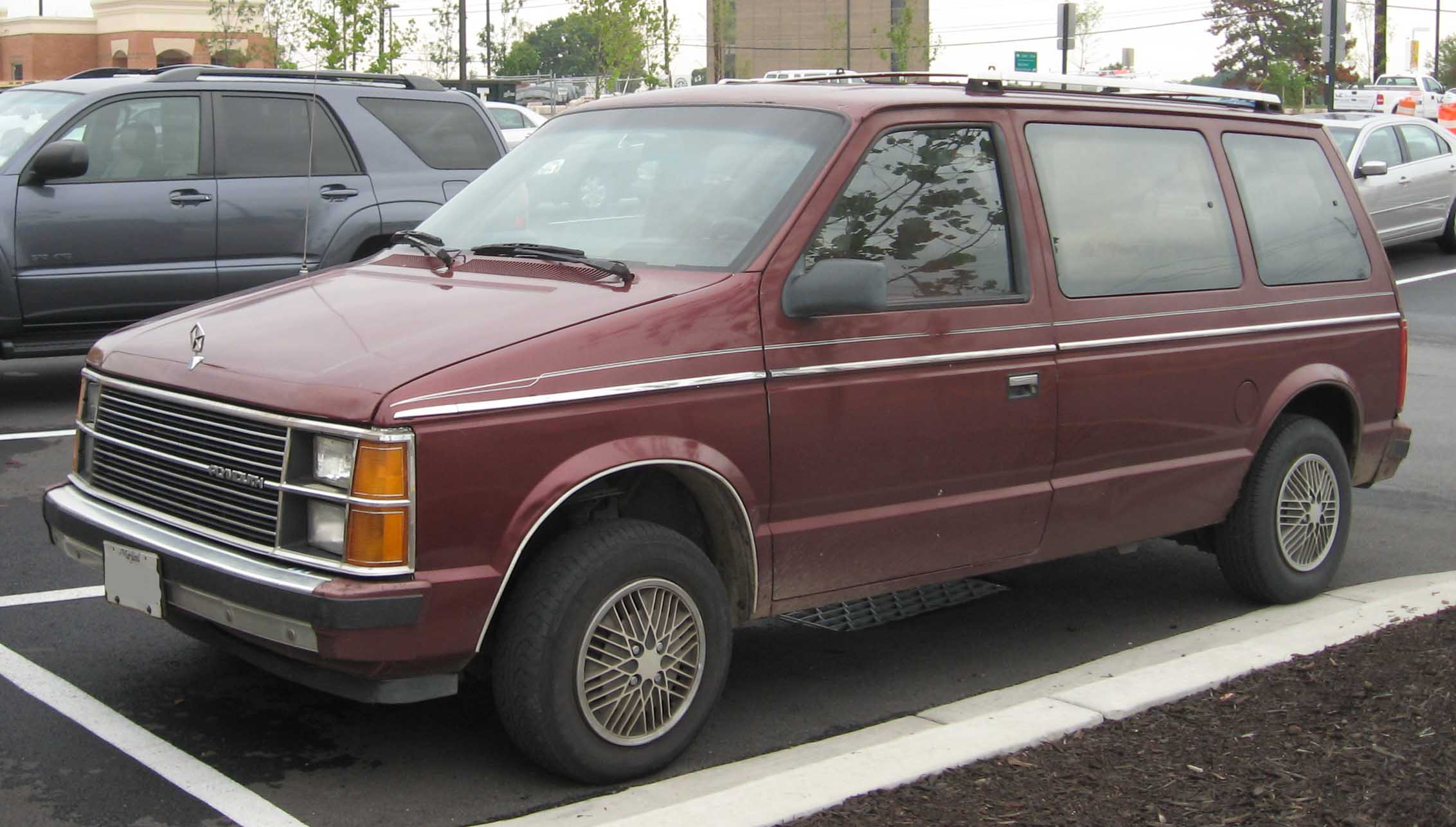 Chrysler Voyager I 1984 - 1990 Minivan #2