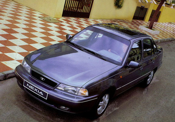 Daewoo Nexia I 1994 - 2008 Sedan #4