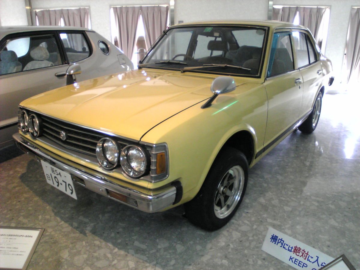 Daihatsu Charmant 1981 - 1987 Sedan #6
