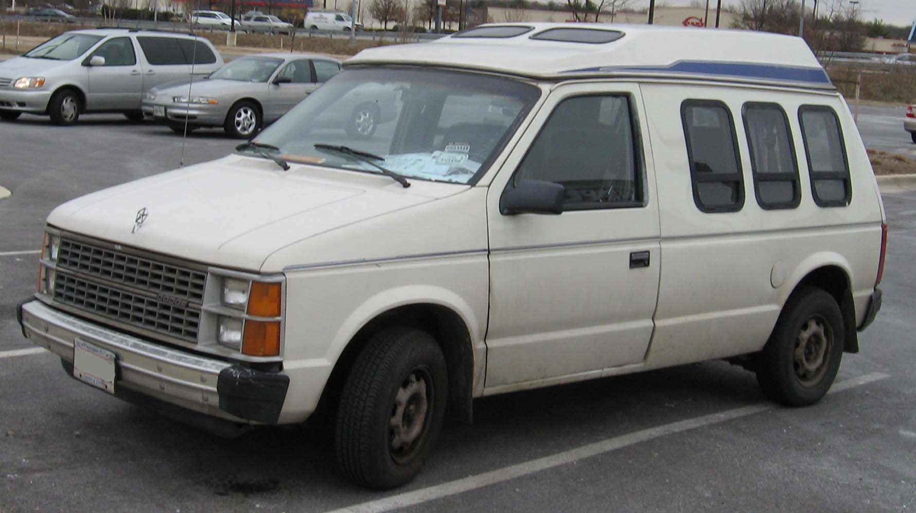 Dodge Caravan III 1995 - 2000 Minivan #1
