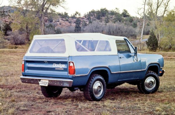 Dodge Ramcharger I 1974 - 1980 SUV 3 door #4