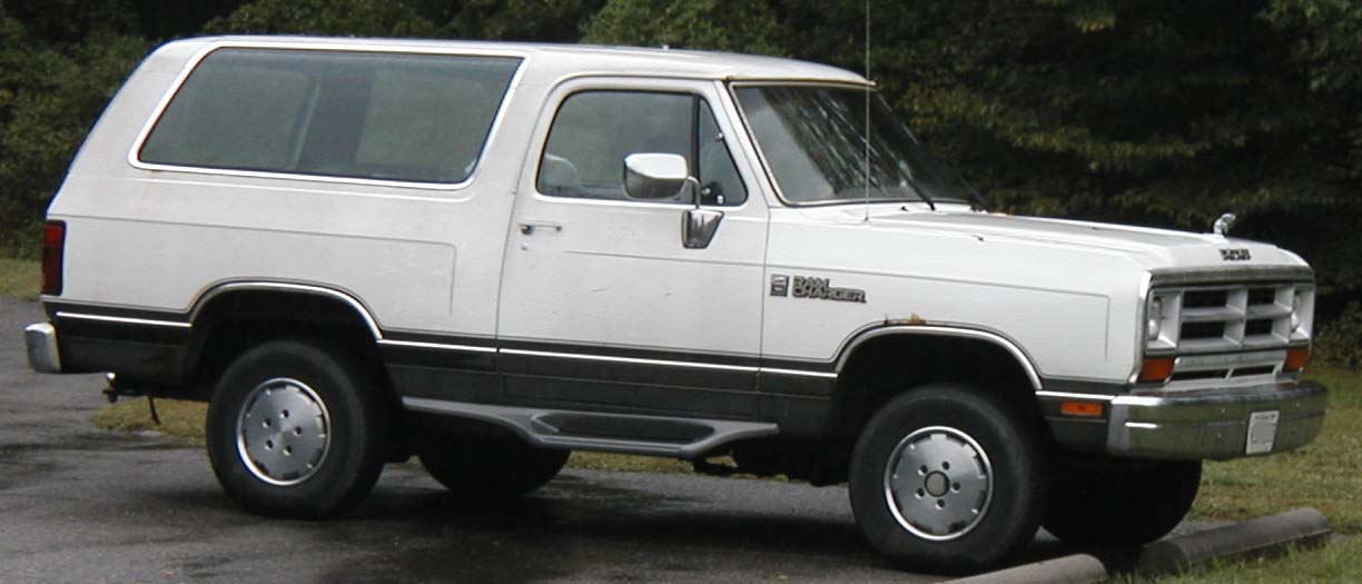 Dodge Ramcharger II 1981 - 1996 SUV 3 door #3