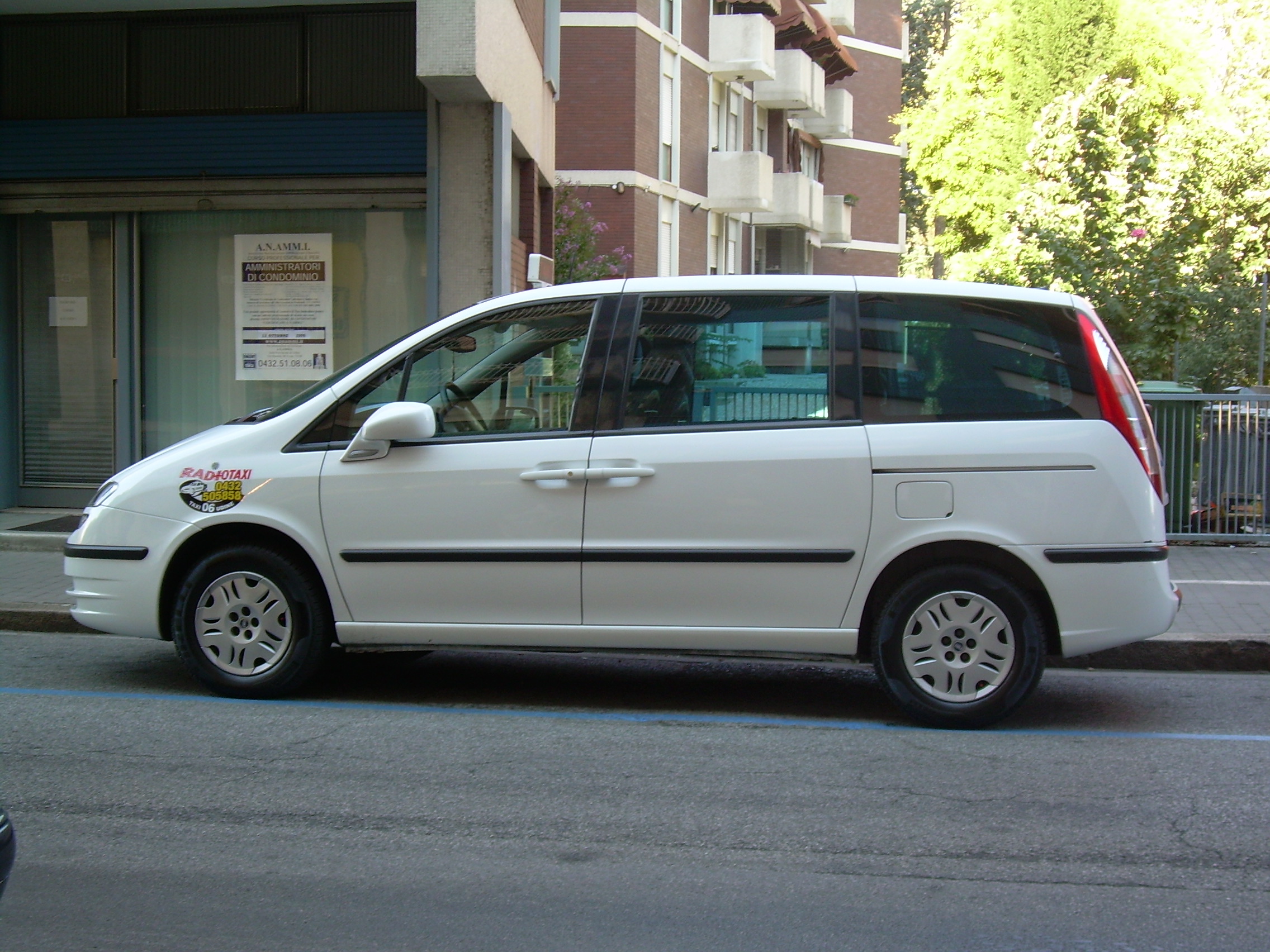 Lancia Phedra 2002 - 2010 Compact MPV #3