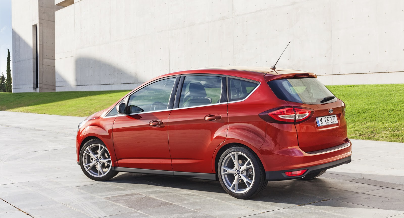 Ford C-MAX II Restyling 2015 - now Compact MPV #7