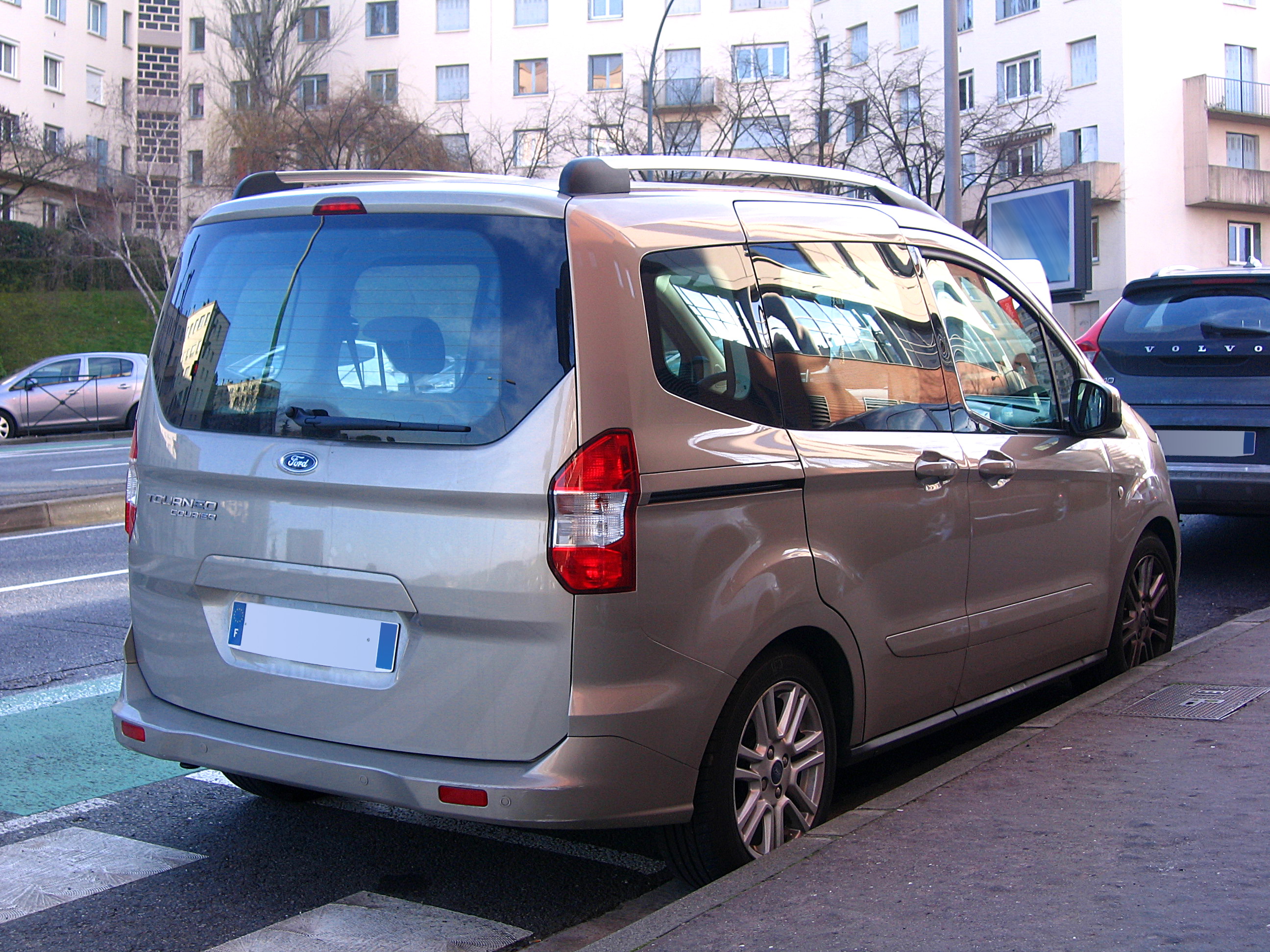 Ford Tourneo Courier 2014 - now Compact MPV #4