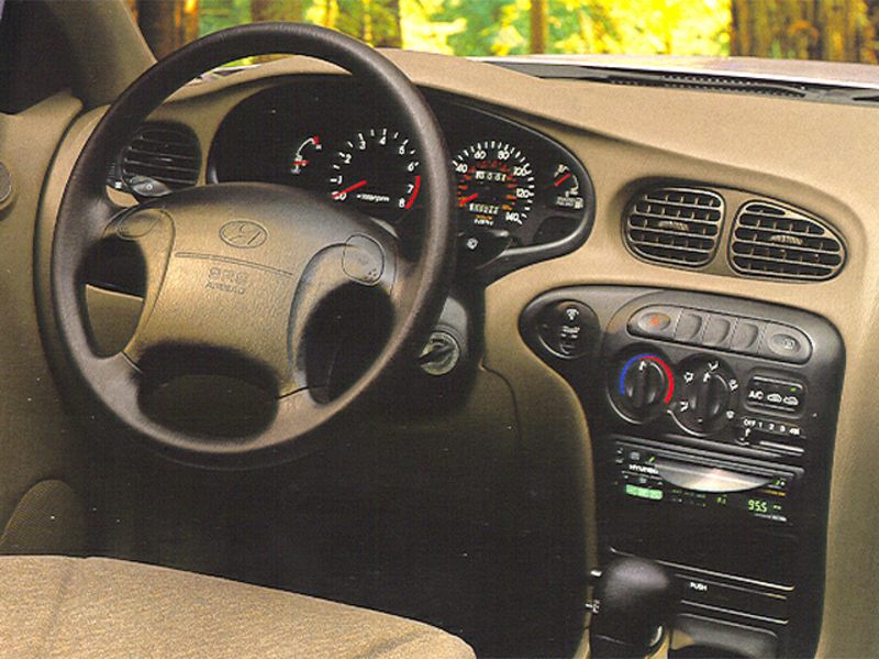 Hyundai Accent I 1994 - 1999 Sedan #1